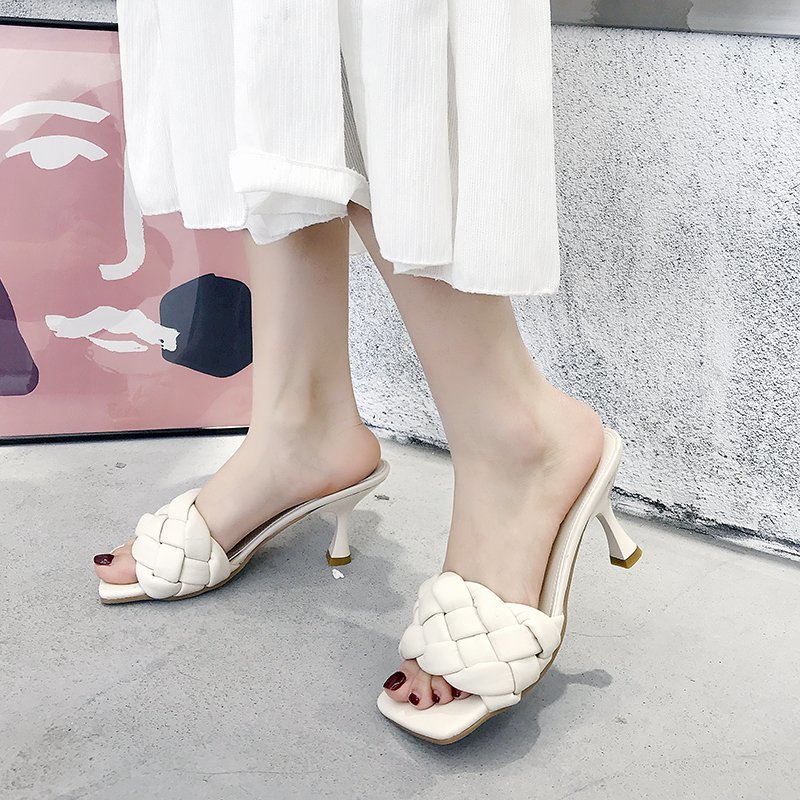 Sandales tissées à bout carré  - Luxury Lifestyle Store avis et prix