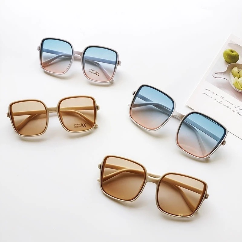 Lunettes de soleil carrées sur - Luxury Lifestyle Store avis et prix