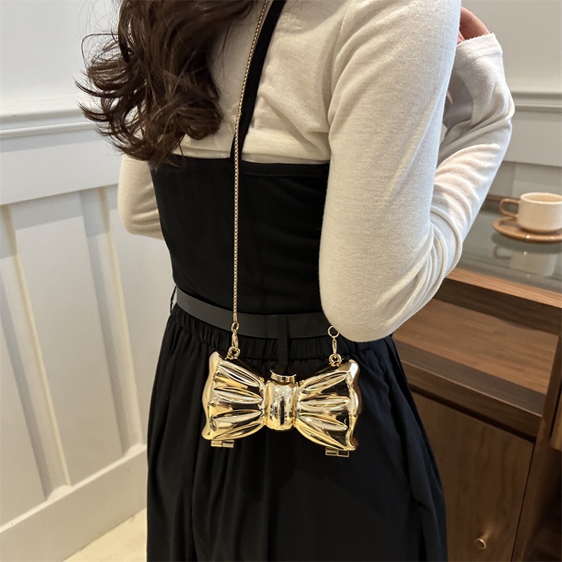 Mini sac à main en métal de mo - Luxury Lifestyle Store avis et prix